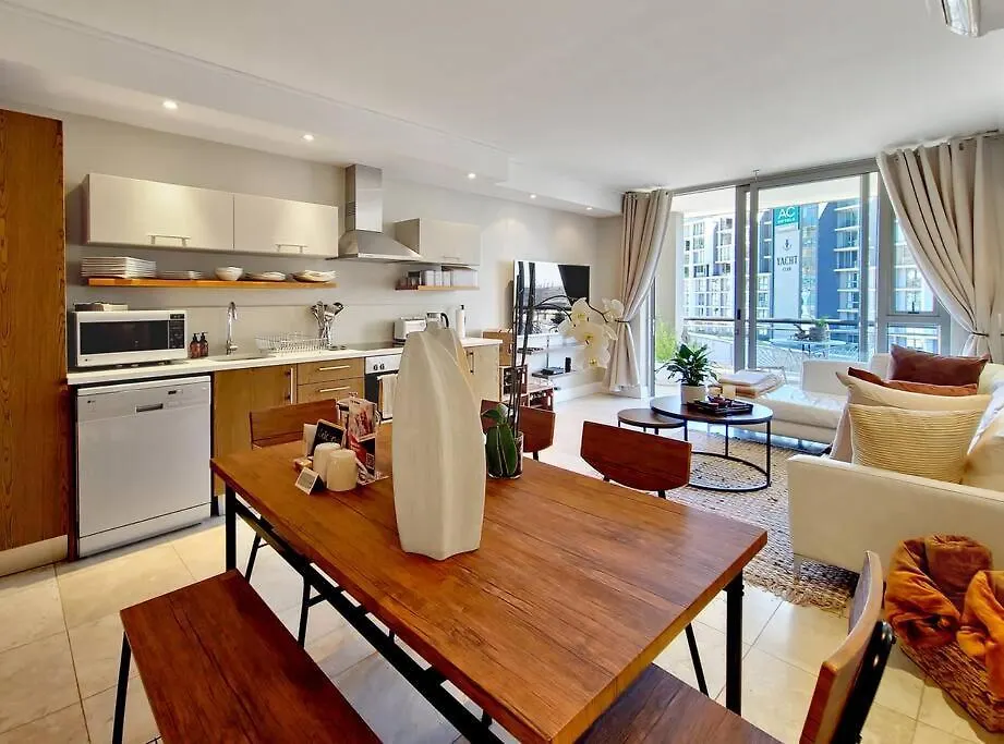 Apartment Luxurious, Canal Apt W Pool+Wifi, V&A On Doorstep Cape Town