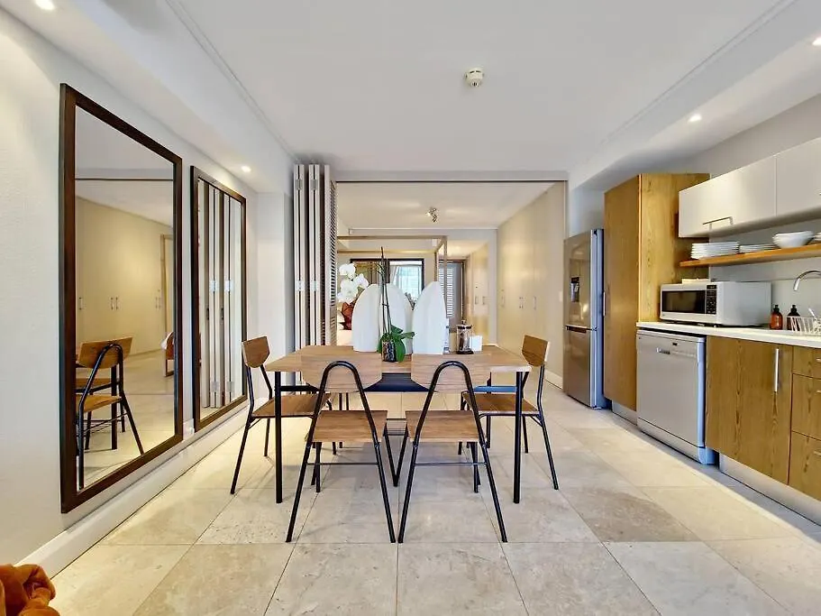 Luxurious, Canal Apt W Pool+Wifi, V&A On Doorstep Cape Town 0*,