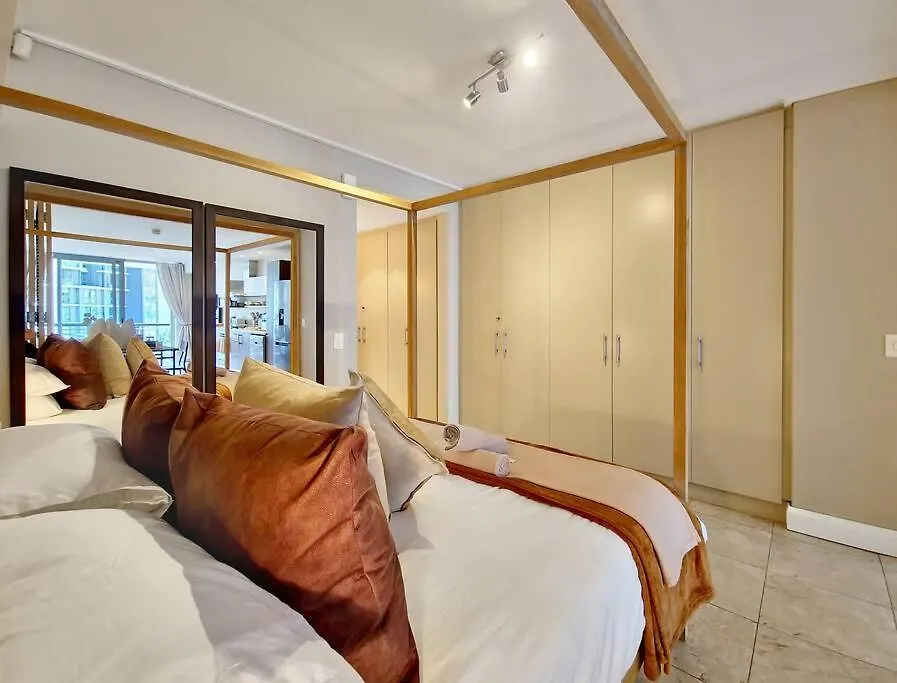 Luxurious, Canal Apt W Pool+Wifi, V&A On Doorstep Cape Town